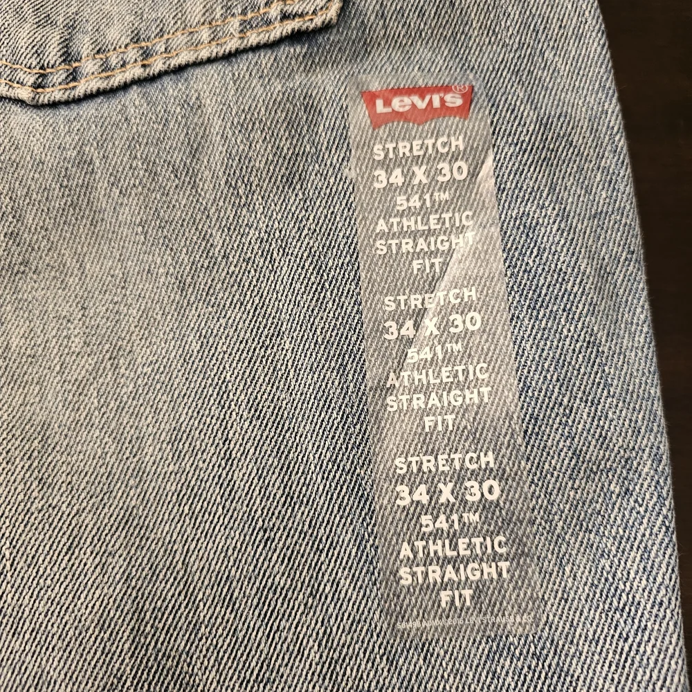 Men's Levi's - Picture 3 of 5
